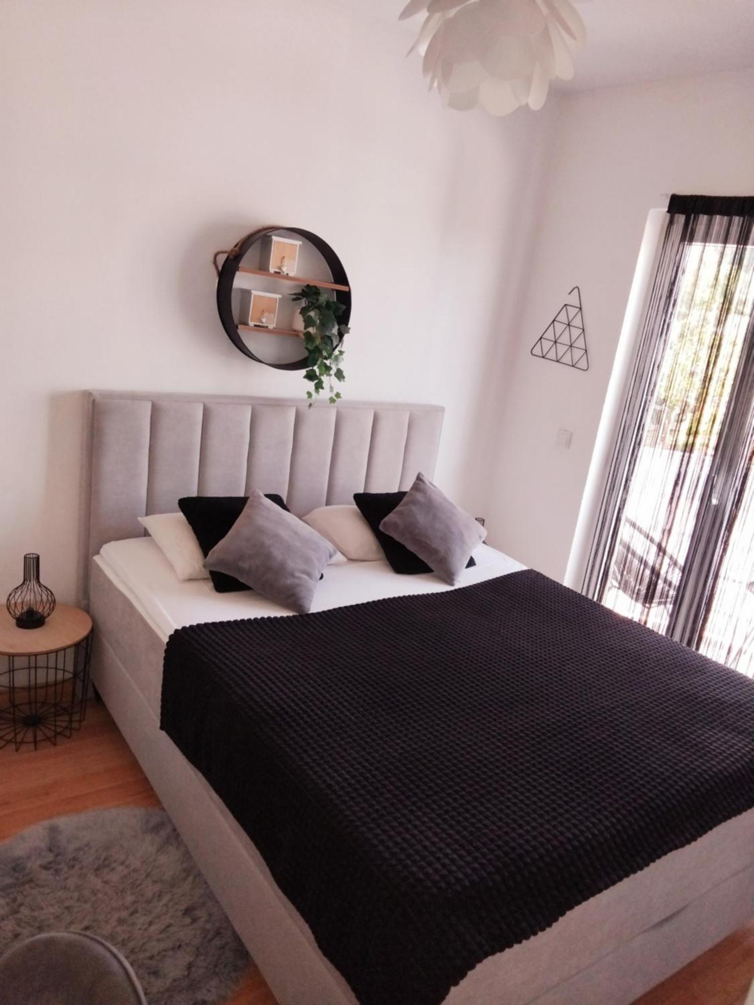 Studio Apartman Marly Apartment Pula Exterior photo